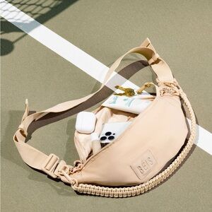 BEIS Sport Pack in Beige